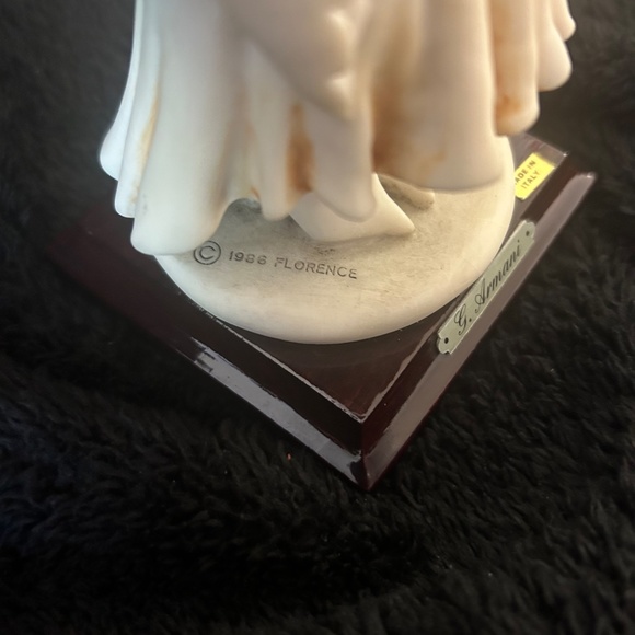 G.Armani Figurine of Bride - Picture 4 of 5